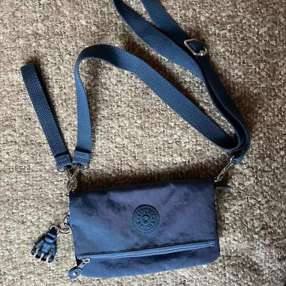 Kipling Handbags - Kipling Live.Light crossbody purse/clutch